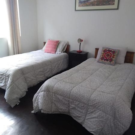 Отель Hostal Mancora Monjitas 755 Сантьяго Экстерьер фото