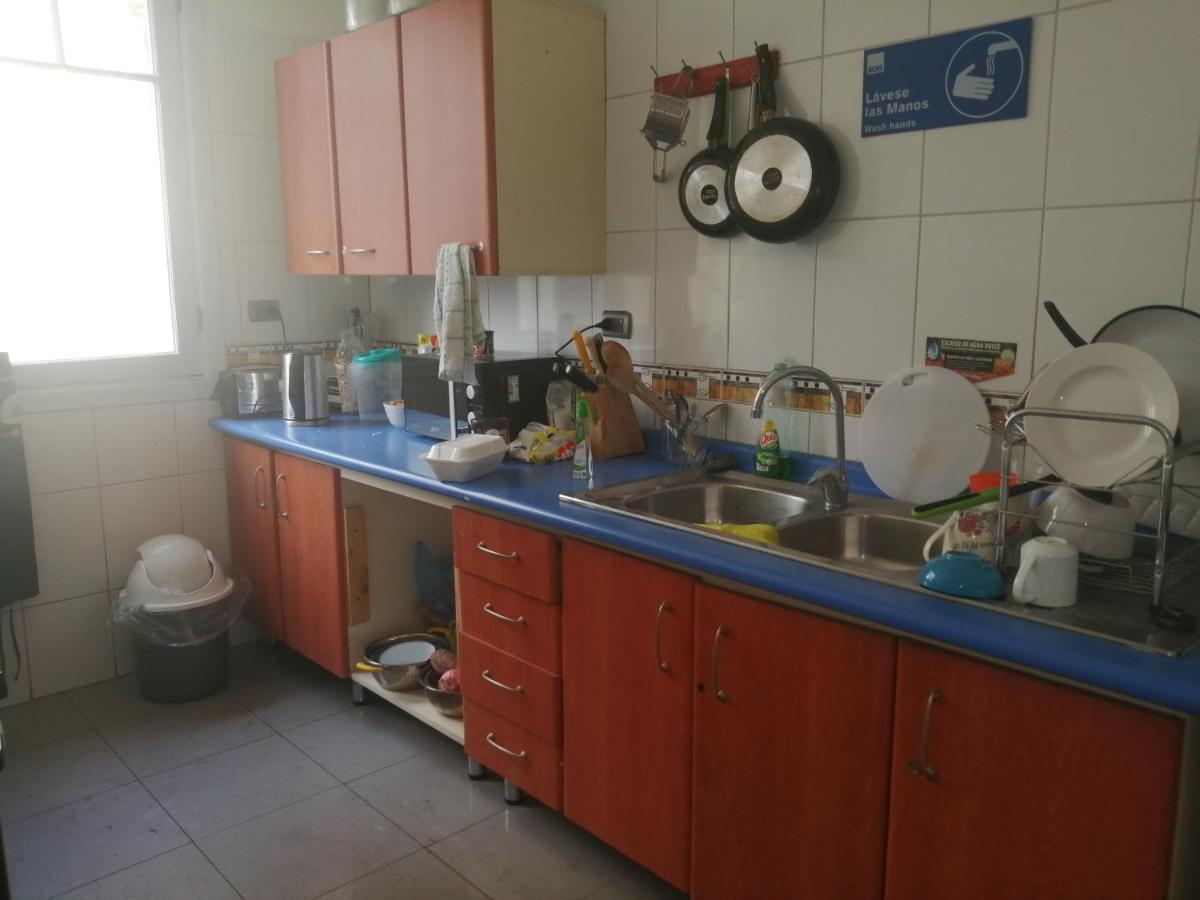 Отель Hostal Mancora Monjitas 755 Сантьяго Экстерьер фото
