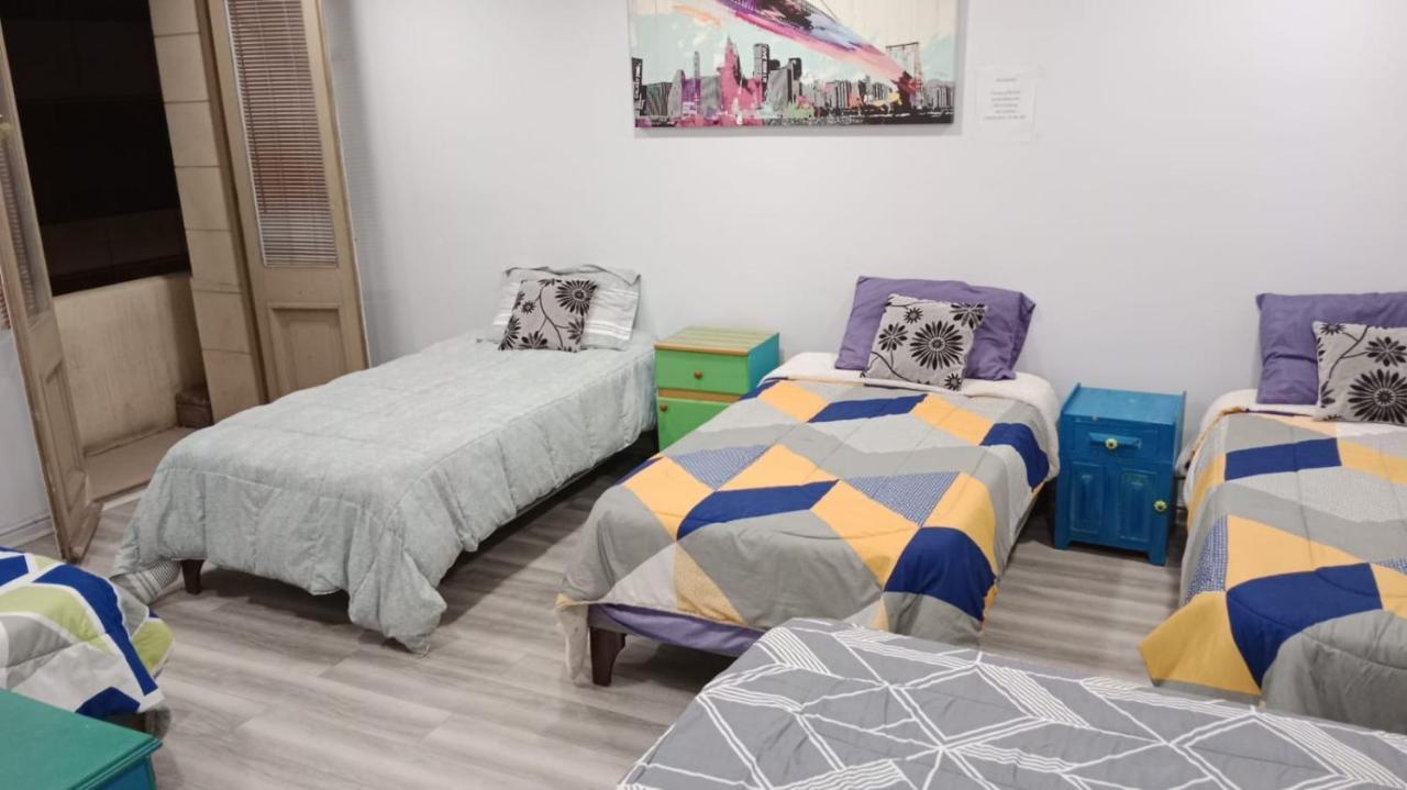 Отель Hostal Mancora Monjitas 755 Сантьяго Экстерьер фото