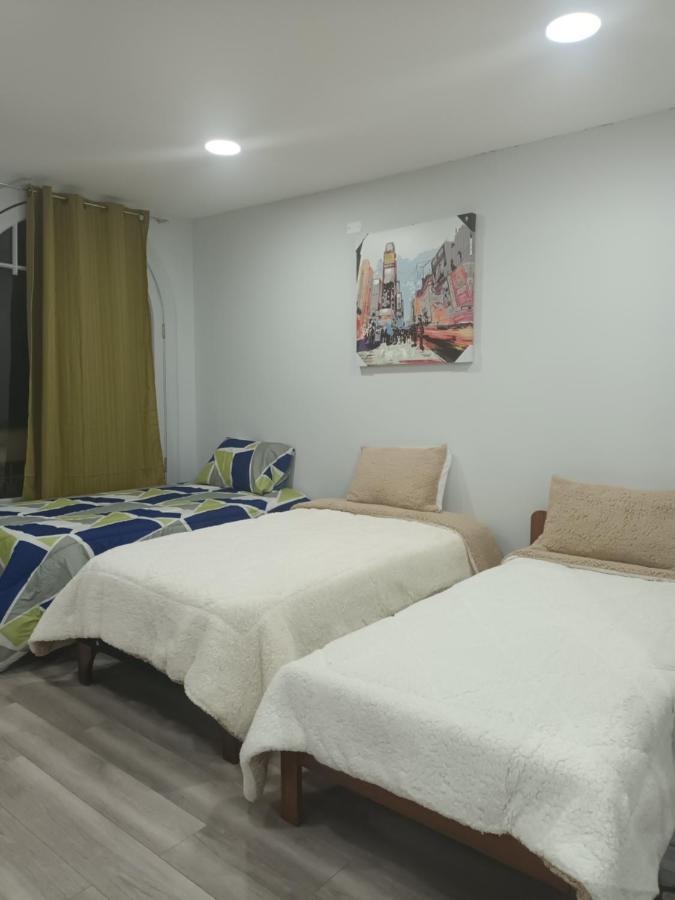 Отель Hostal Mancora Monjitas 755 Сантьяго Экстерьер фото
