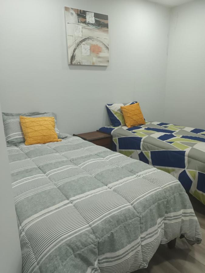 Отель Hostal Mancora Monjitas 755 Сантьяго Экстерьер фото