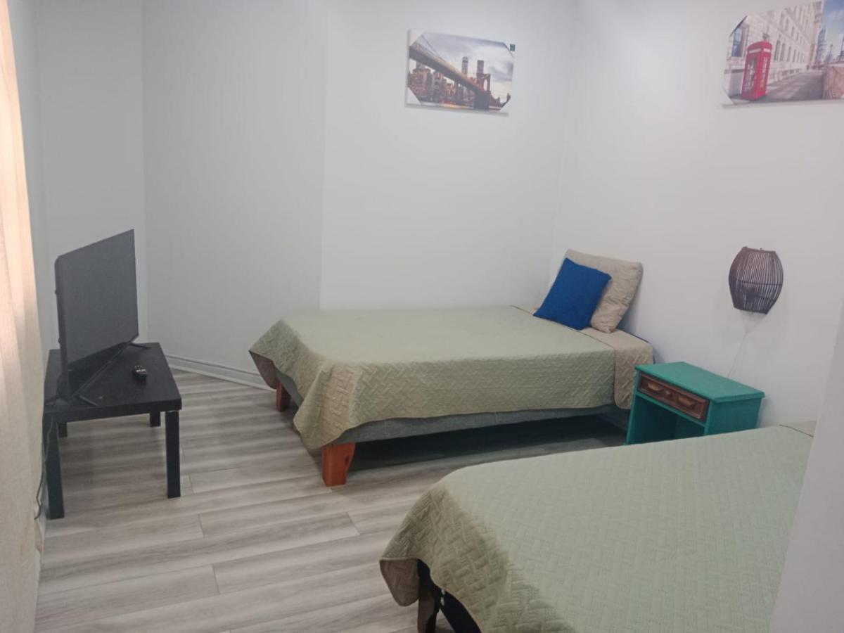 Отель Hostal Mancora Monjitas 755 Сантьяго Экстерьер фото