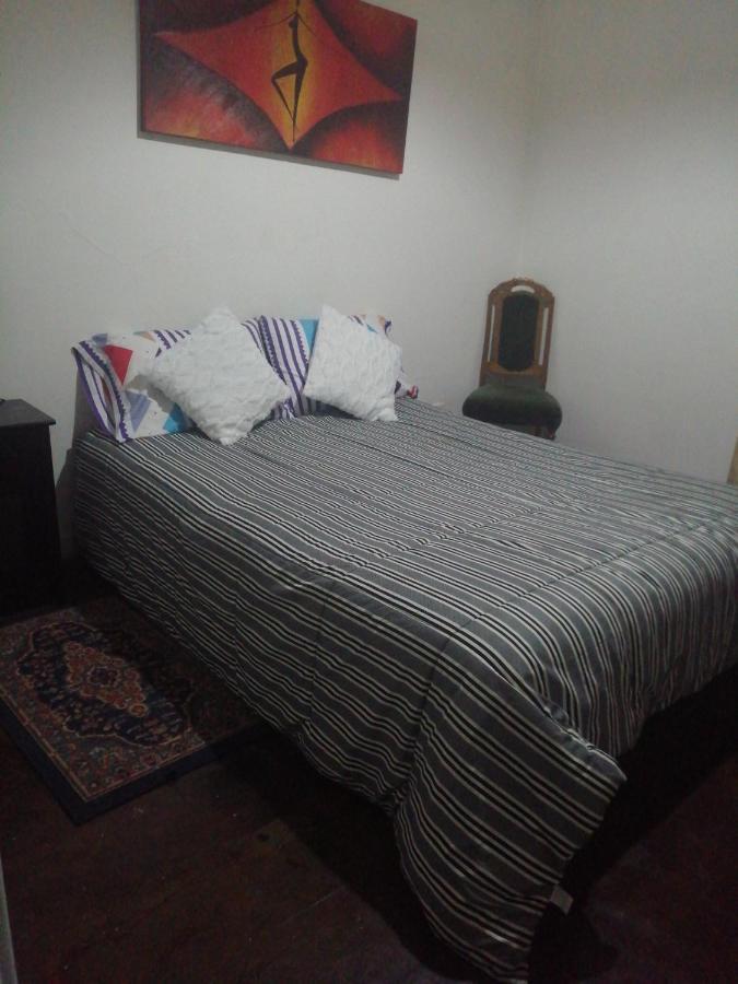 Отель Hostal Mancora Monjitas 755 Сантьяго Экстерьер фото