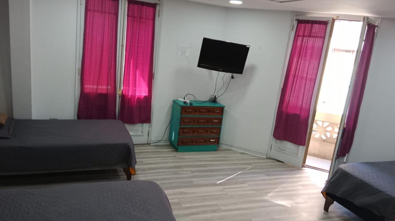 Отель Hostal Mancora Monjitas 755 Сантьяго Экстерьер фото