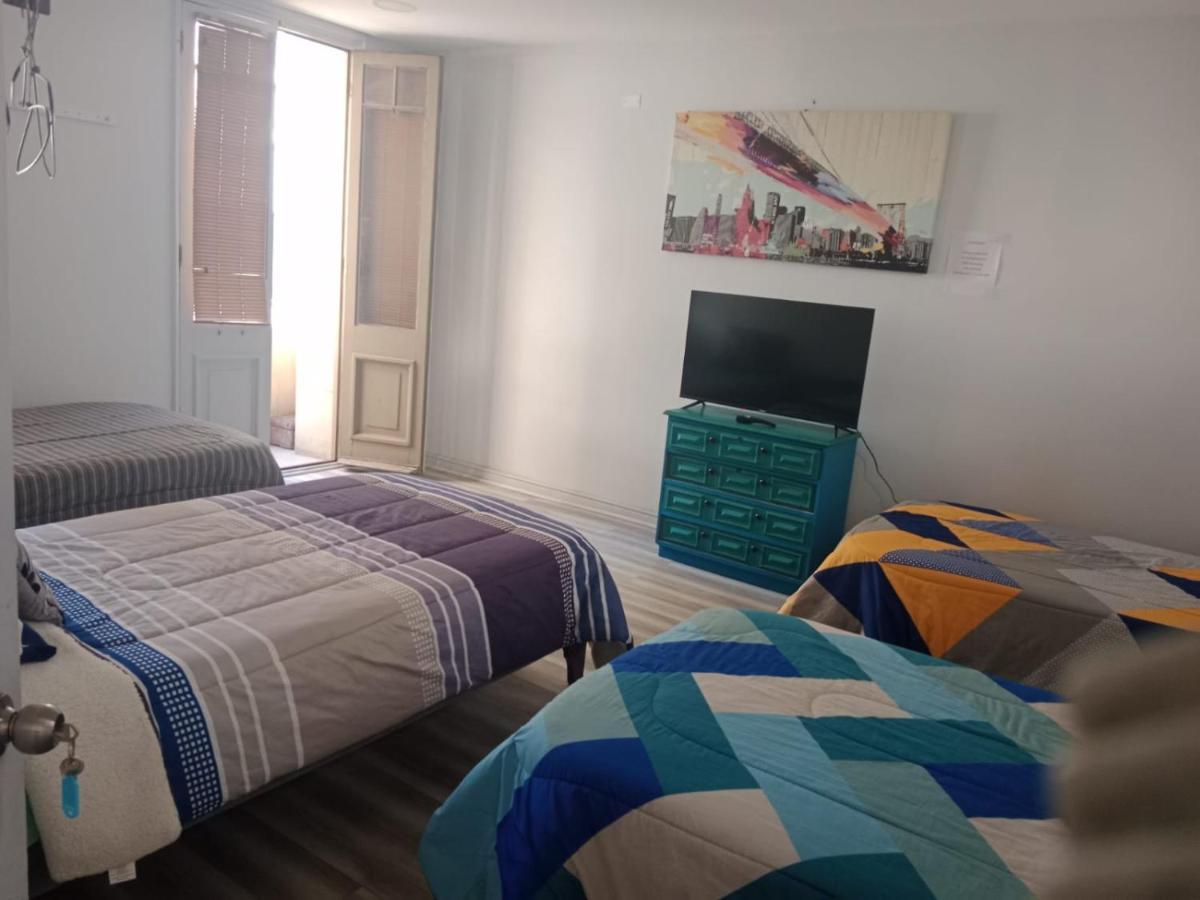 Отель Hostal Mancora Monjitas 755 Сантьяго Экстерьер фото