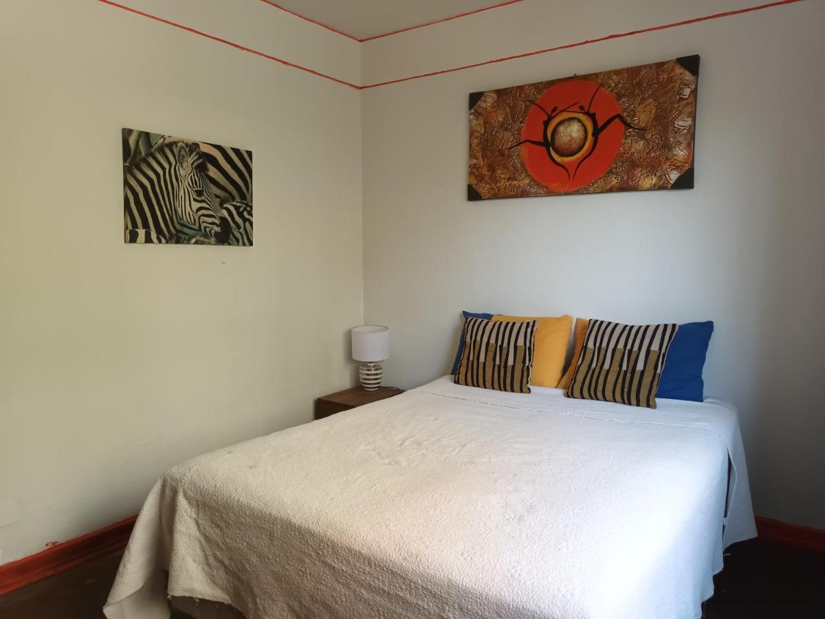 Отель Hostal Mancora Monjitas 755 Сантьяго Экстерьер фото