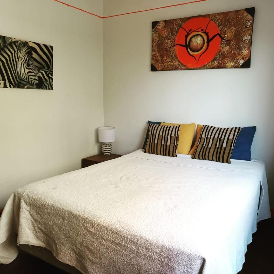 Отель Hostal Mancora Monjitas 755 Сантьяго Экстерьер фото