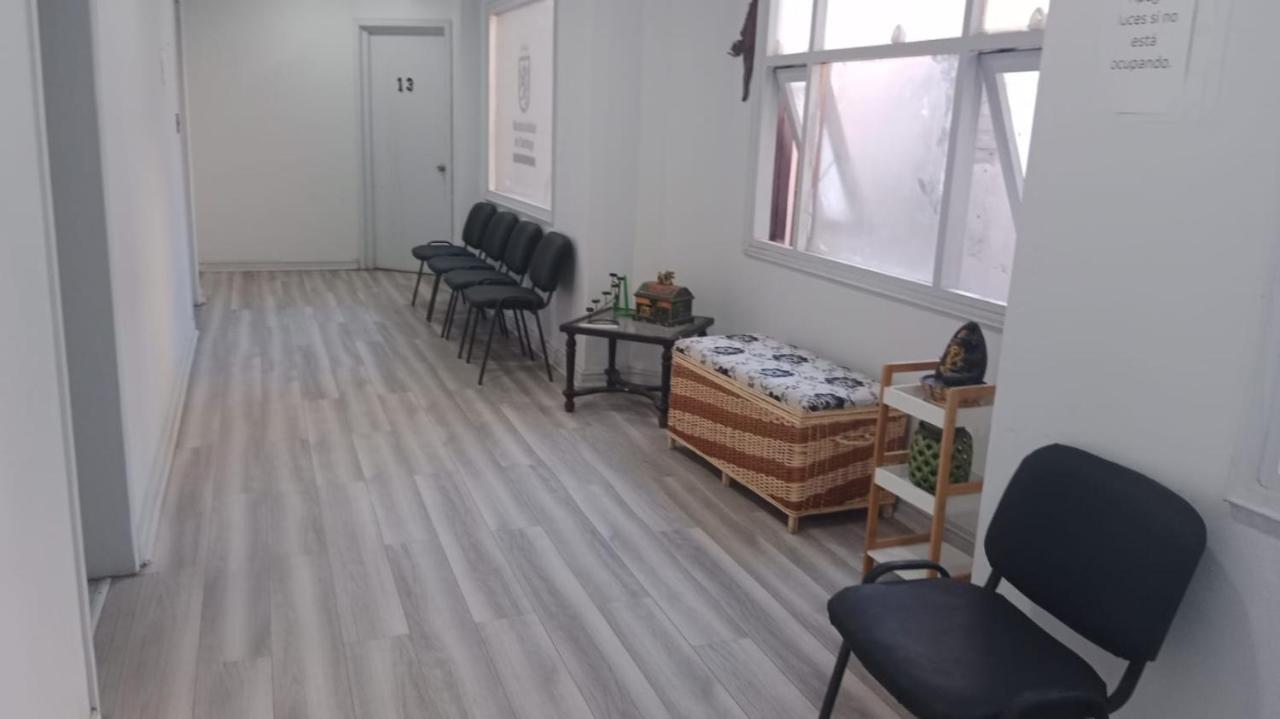 Отель Hostal Mancora Monjitas 755 Сантьяго Экстерьер фото