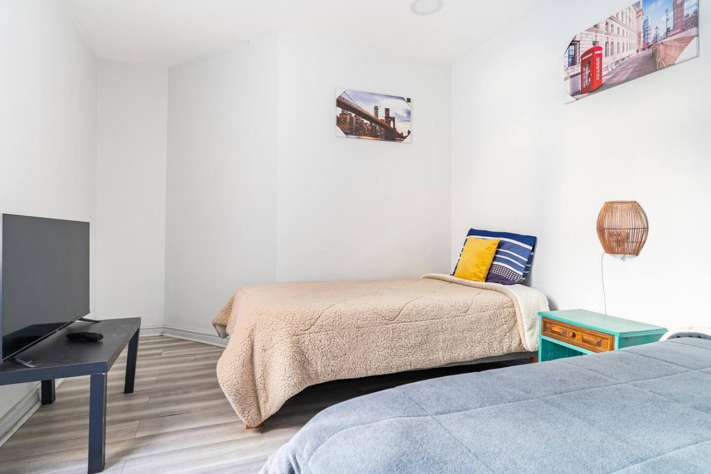 Отель Hostal Mancora Monjitas 755 Сантьяго Экстерьер фото